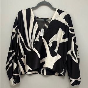 Banana Republic Black and White Cropped Blousant-Sleeve Top